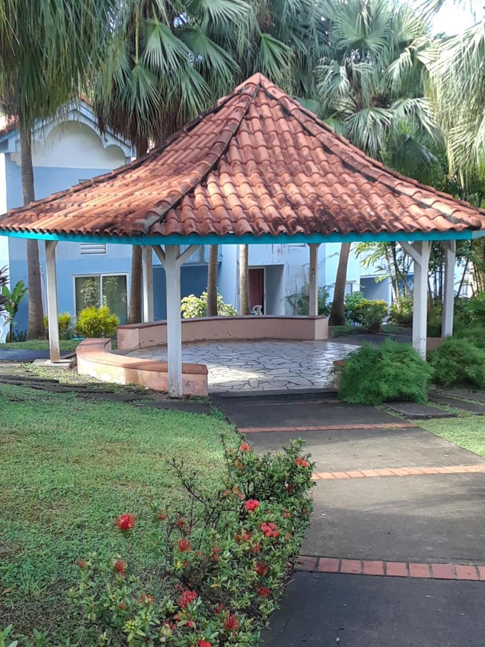 Residence Des Salines Sainte-Anne Exteriér fotografie